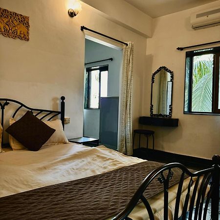 1Bhk Suites With Kitchen & Pool By Goaround Homes At Vagator Exterior foto