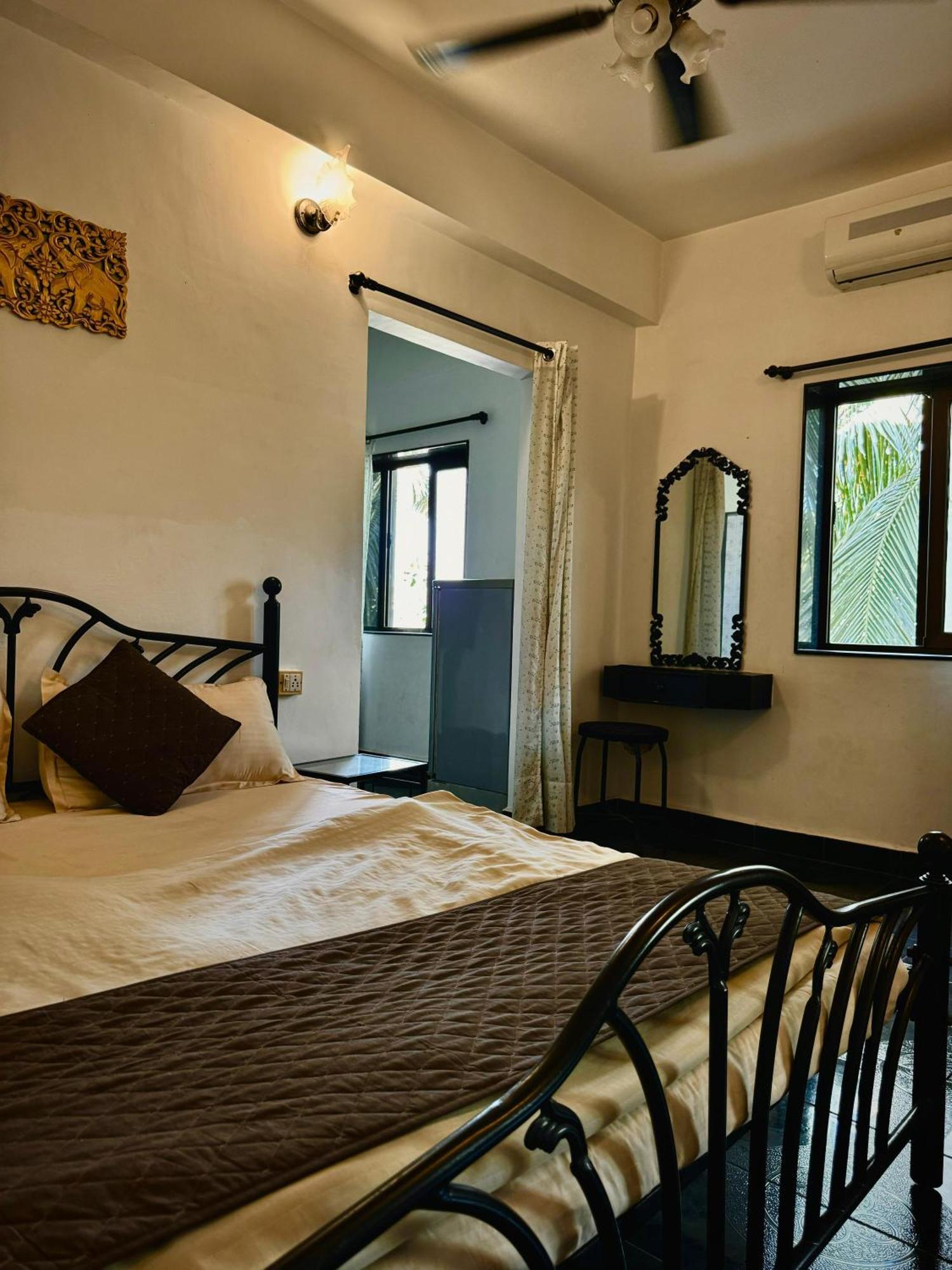1Bhk Suites With Kitchen & Pool By Goaround Homes At Vagator Exterior foto