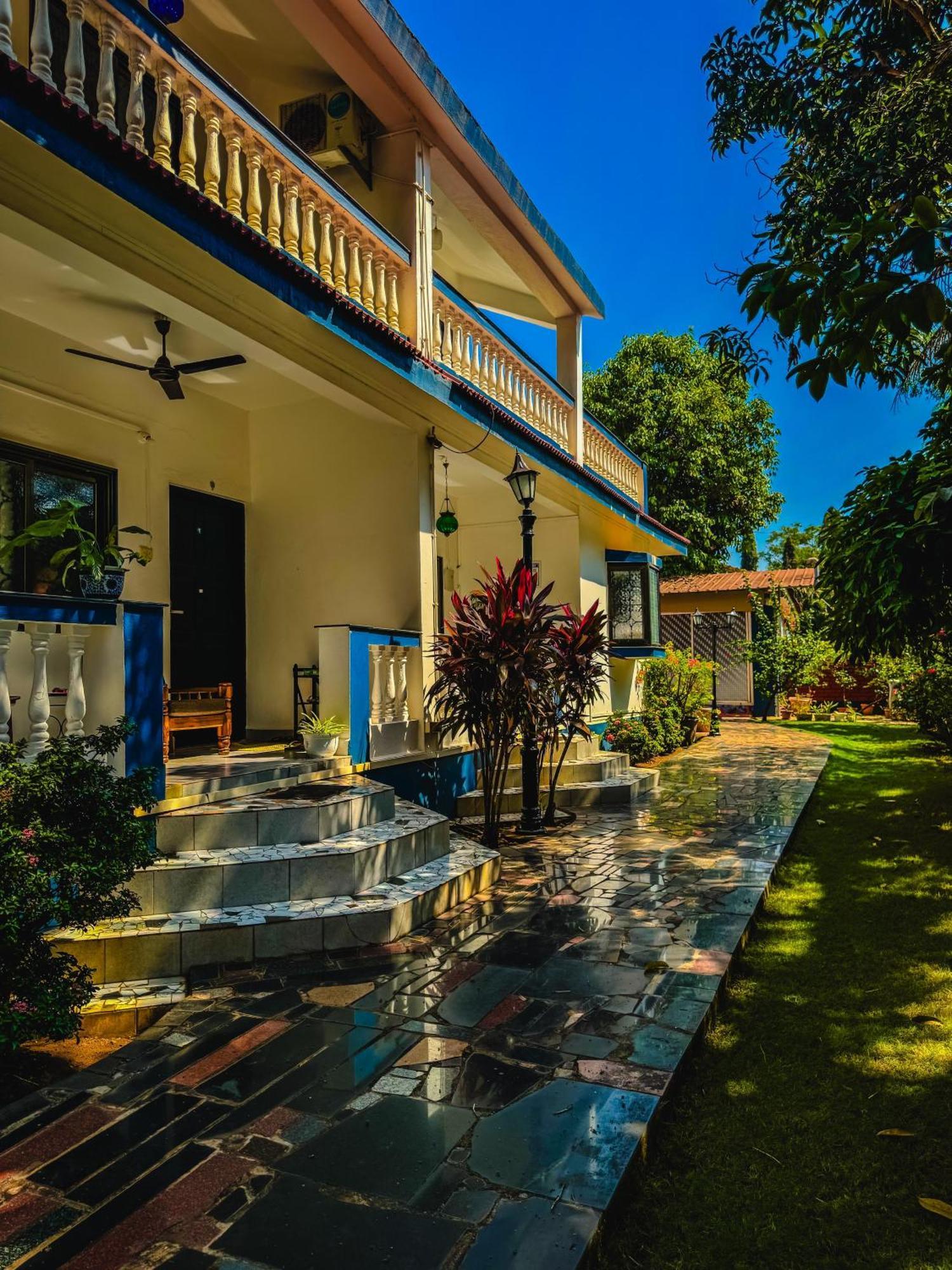 1Bhk Suites With Kitchen & Pool By Goaround Homes At Vagator Exterior foto