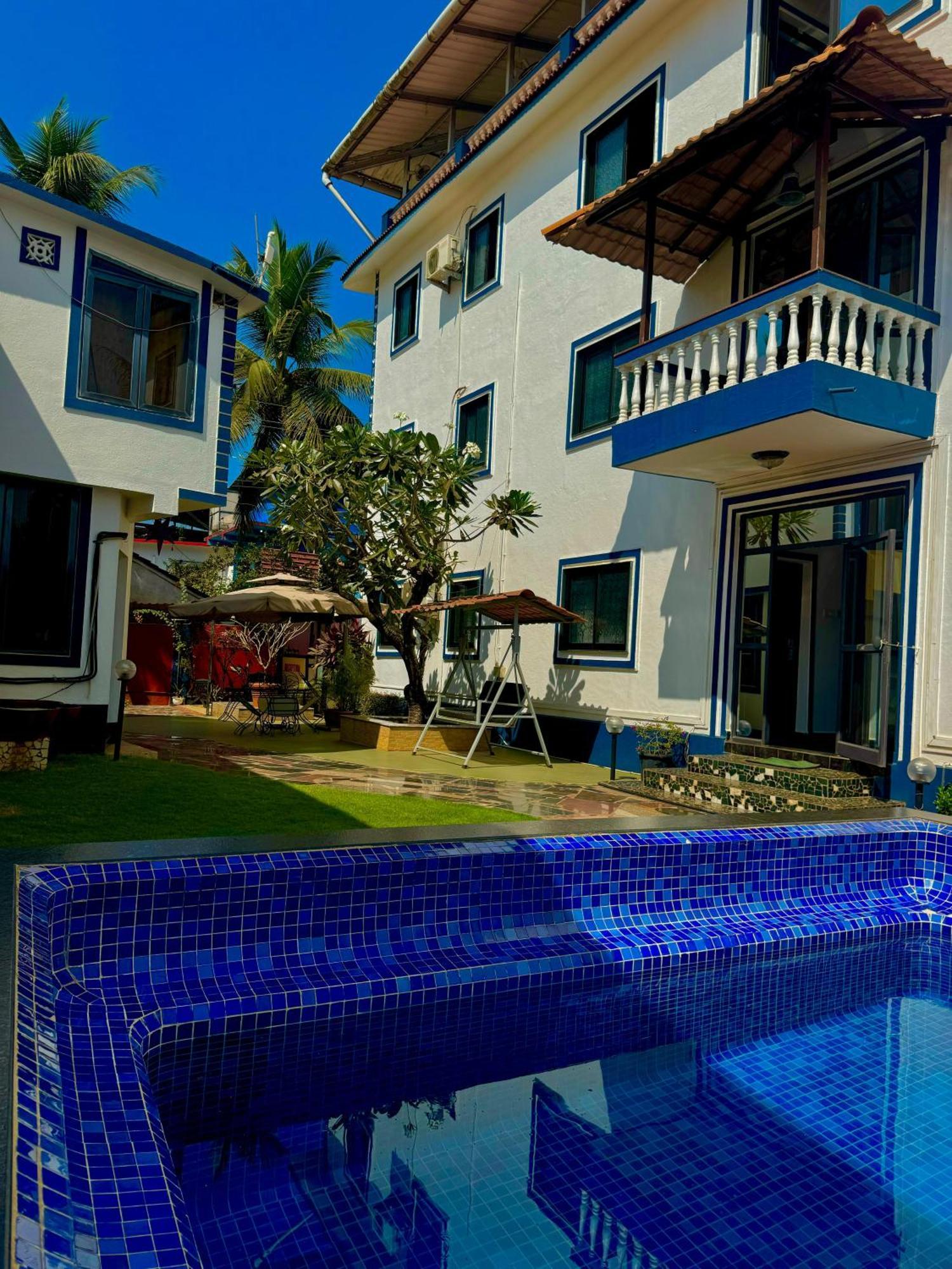 1Bhk Suites With Kitchen & Pool By Goaround Homes At Vagator Exterior foto